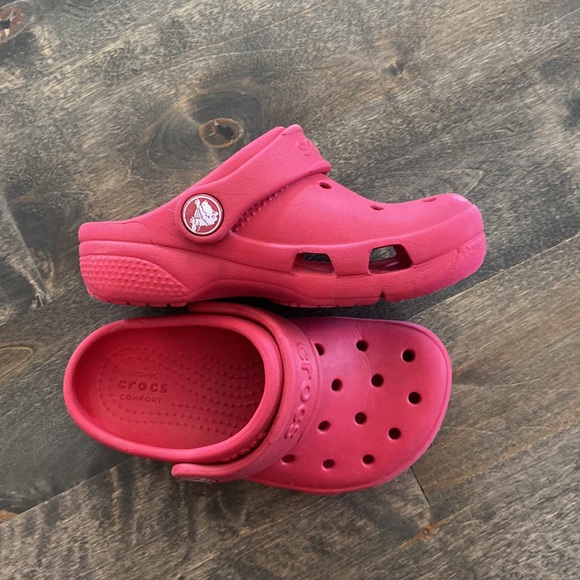 Crocs Classic Clogs - Picture 2 of 6